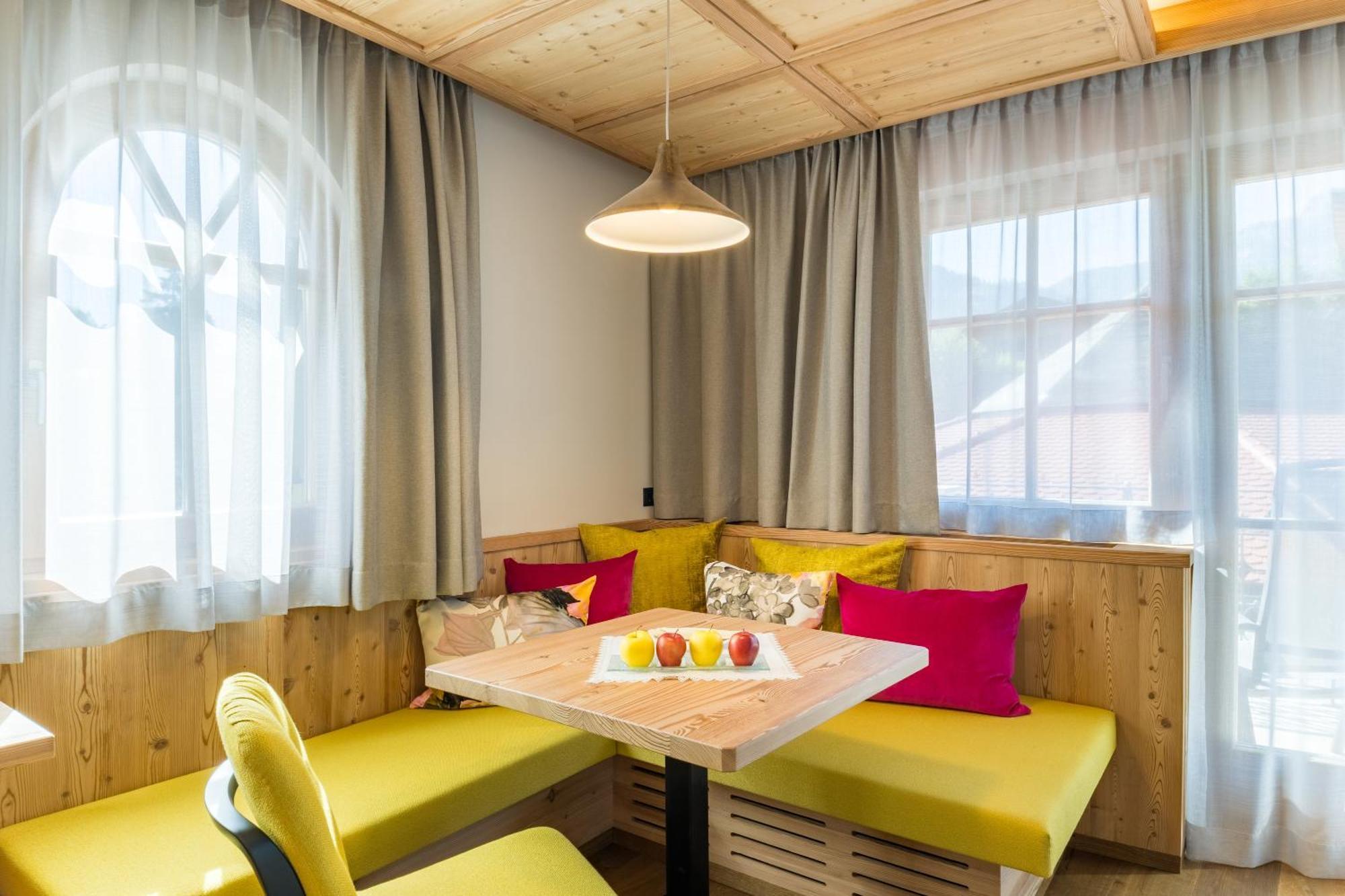 Mirabell Dolomites Hotel - Luxury Ayurveda & Spa Olang Buitenkant foto
