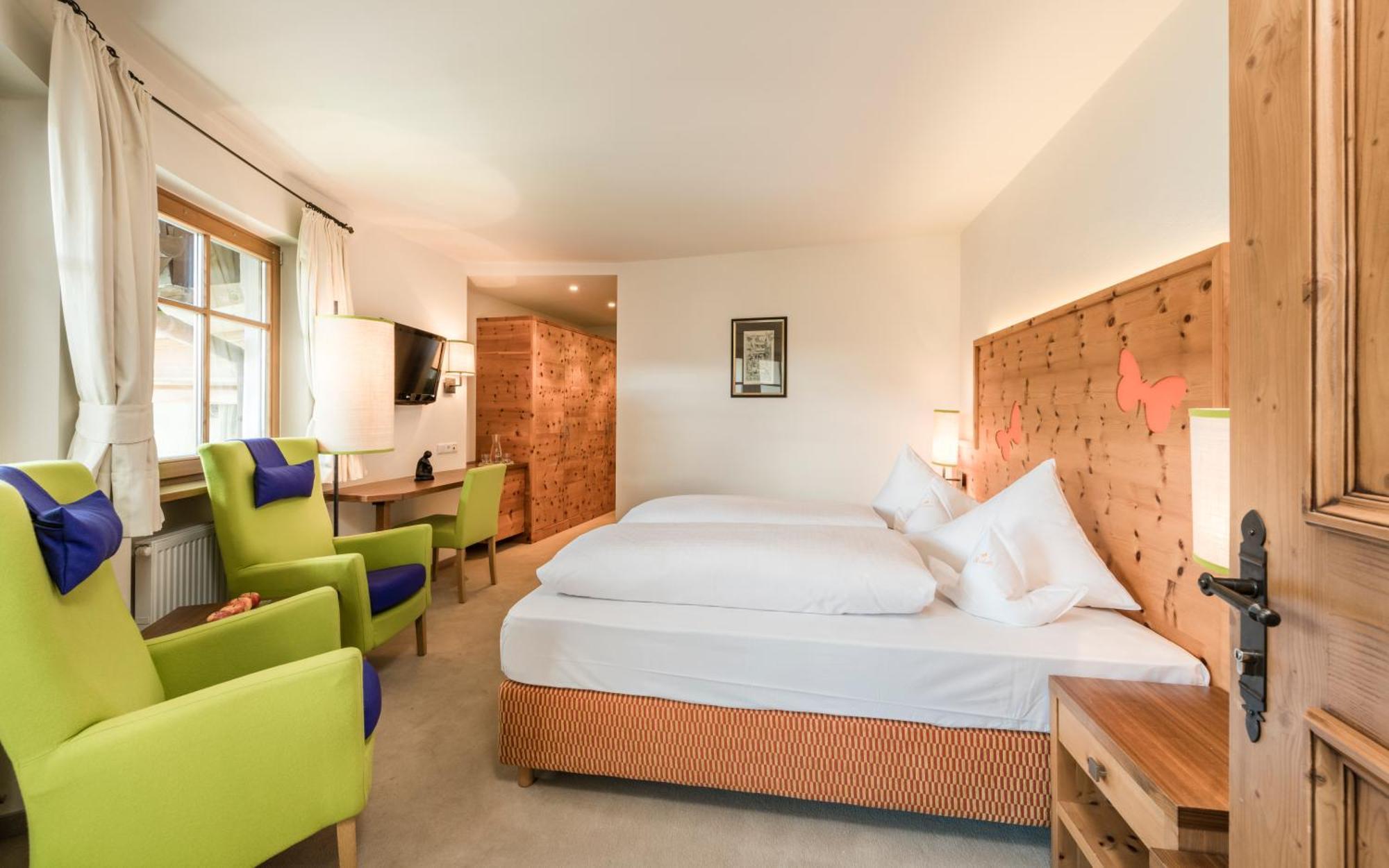 Mirabell Dolomites Hotel - Luxury Ayurveda & Spa Olang Buitenkant foto
