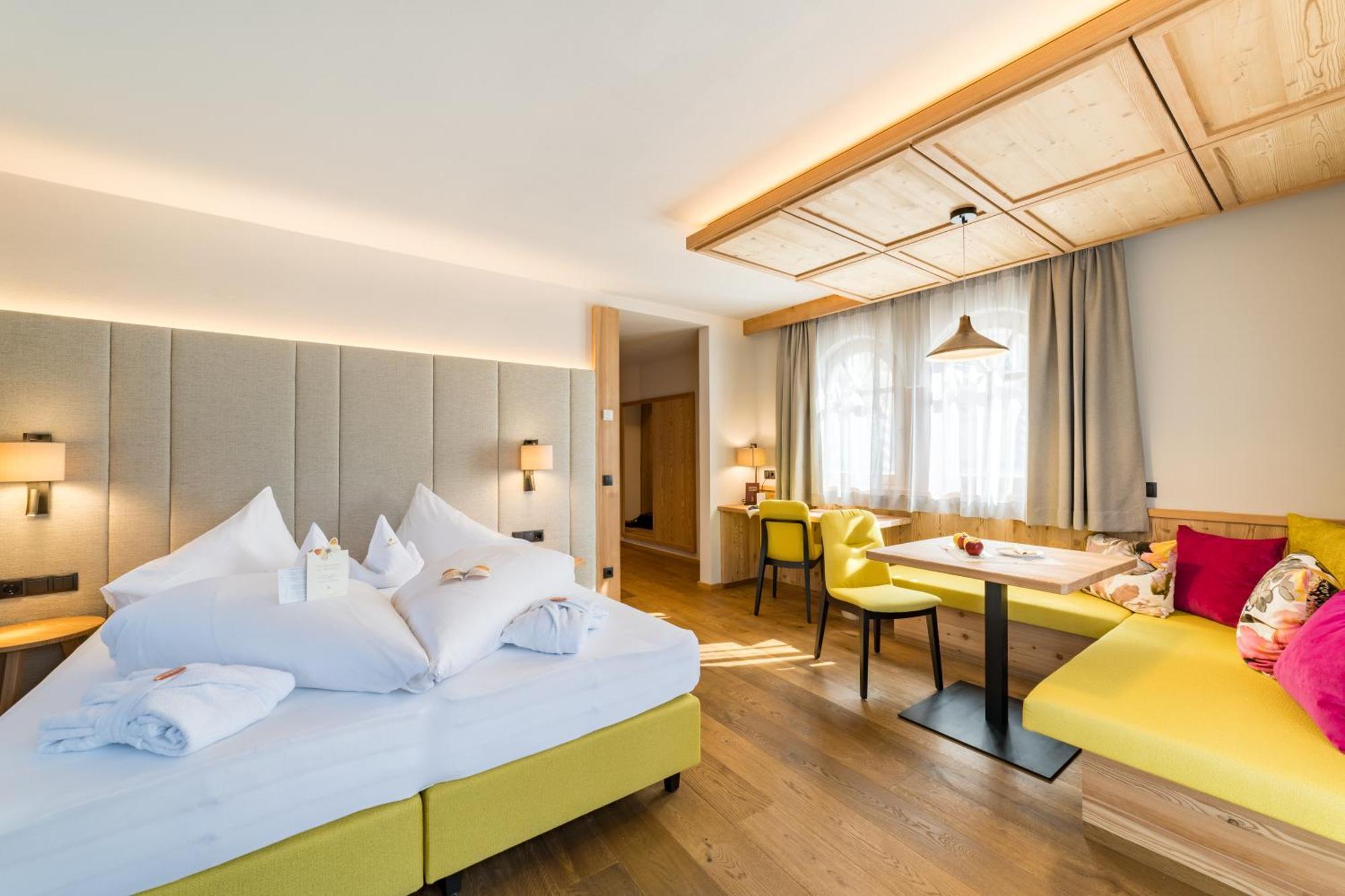 Mirabell Dolomites Hotel - Luxury Ayurveda & Spa Olang Buitenkant foto