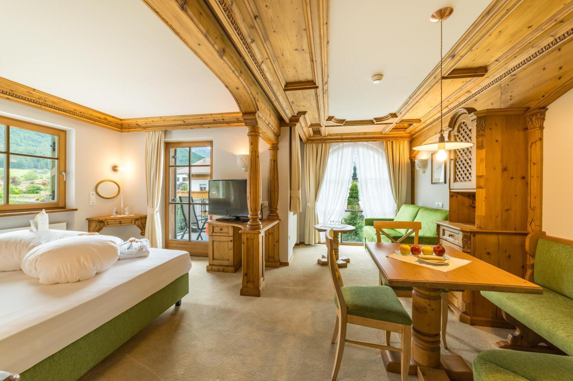 Mirabell Dolomites Hotel - Luxury Ayurveda & Spa Olang Buitenkant foto