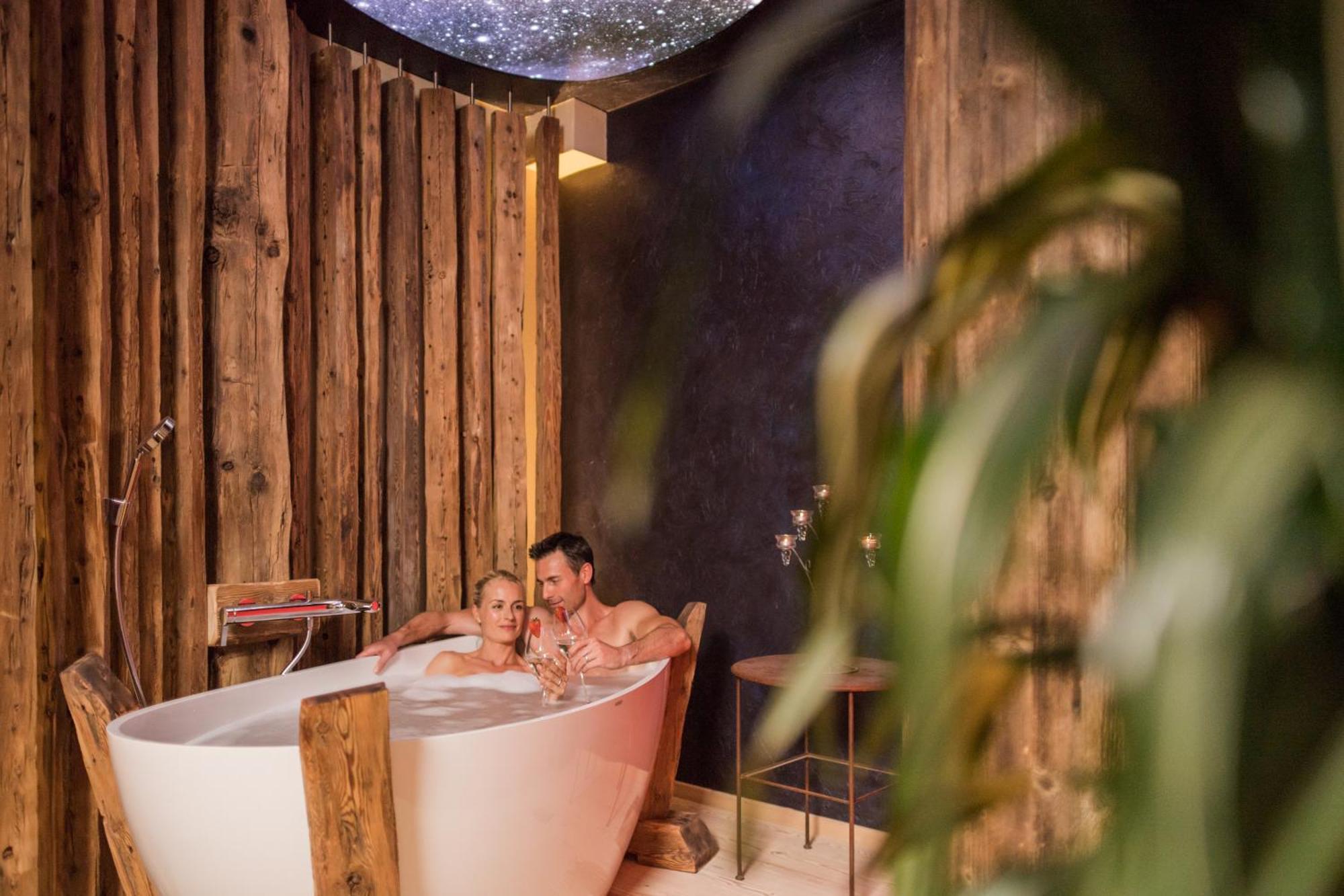 Mirabell Dolomites Hotel - Luxury Ayurveda & Spa Olang Buitenkant foto