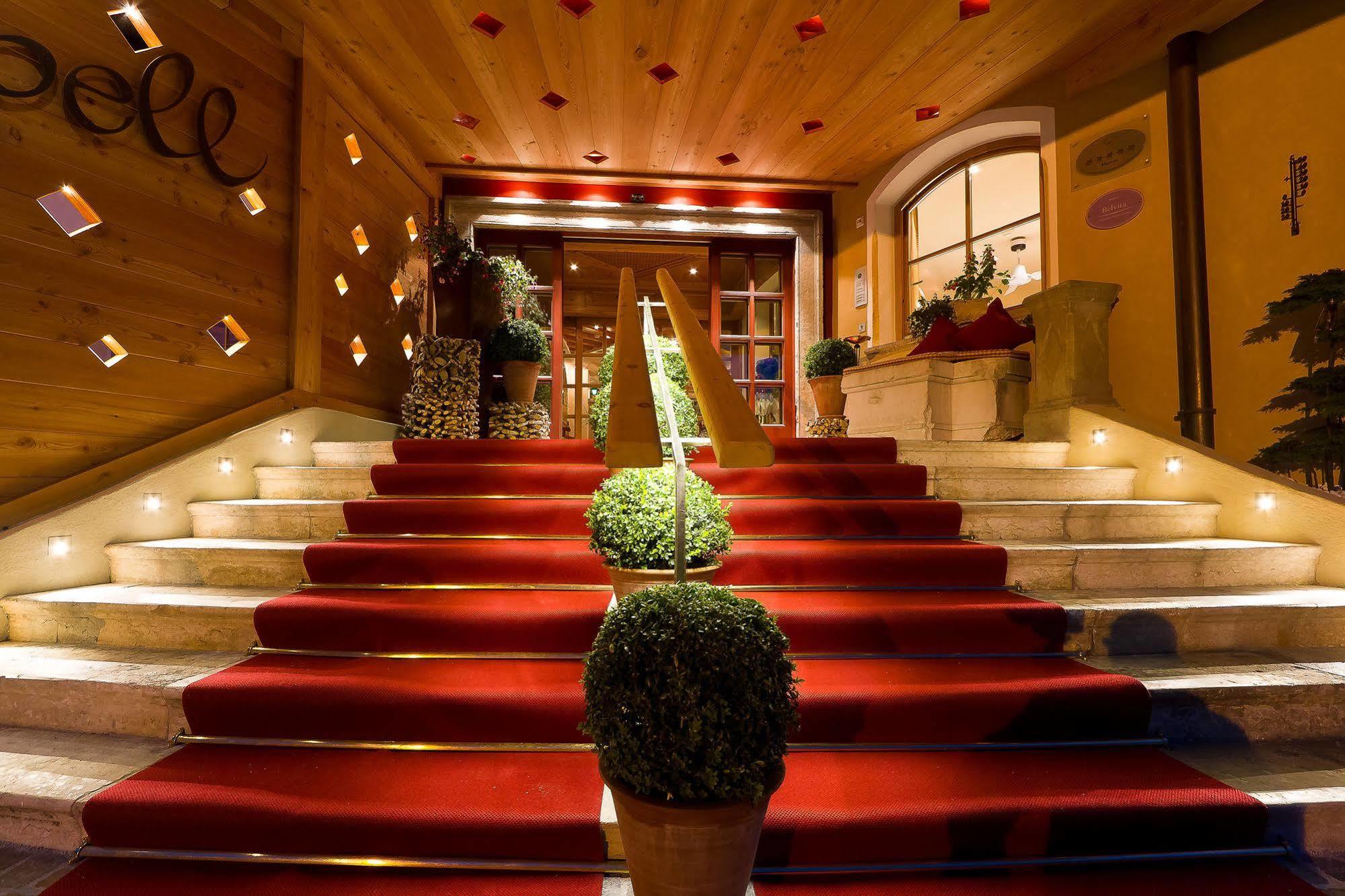 Mirabell Dolomites Hotel - Luxury Ayurveda & Spa Olang Buitenkant foto
